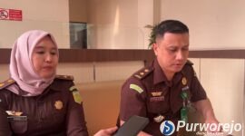 Kasi Pidsus Kejari Purworejo Rizky Ika Pratiwi saat memberikan penjelasan resmi