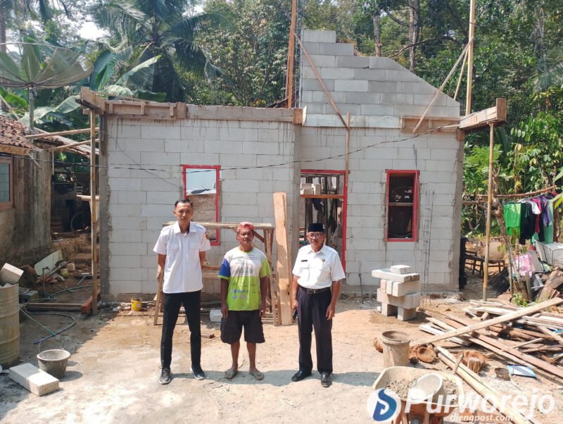 Program bantuan RTLH Purworejo yang digulirkan Disperakim Provinsi Jawa Tengah di Kaliharjo, Purworejo.