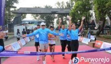Wakil Bupati Purworejo Dion Agasi Setiabudi saat menghadiri kegiatan lari santai Hexa Fun Run 2026.