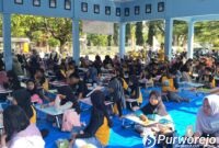 Rumah Belajar Ahli Berhitung saat menggelar aksi pemecahan rekor berhitung cepat.