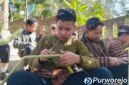 Siswa SMP 39 Purworejo diajak mengenal tradisi lokal.
