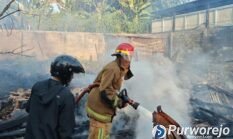 Kebakaran Bengkel Kayu Purworejo Hanguskan Alat Praktik dan Rugikan Puluhan Juta