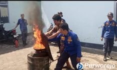 Hadapi Kemarau, Warga Purworejo Dibekali Pelatihan Penanggulangan Kebakaran