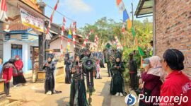 Kemeriahan karnaval Desa Sidomukti dalam rangka peringatan HUT ke-81 Kemerdekaan RI berlangsung sangat semarak.