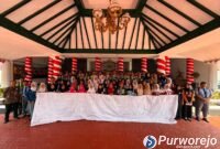 Ratusan pelajar menyuarakan deklarasi gerakan anti bullying Purworejo di Aula Dindikbud.