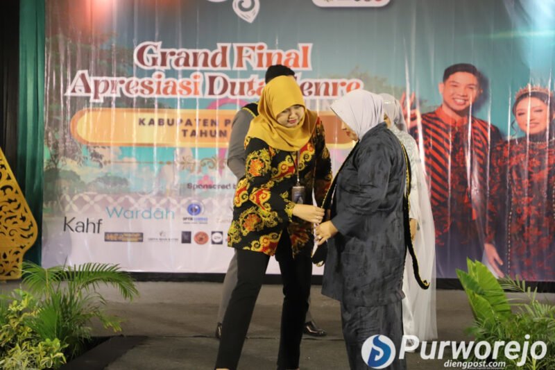 Bupati Yuli Hastuti SH resmi dikukuhkan menjadi Bunda GenRe Purworejo.