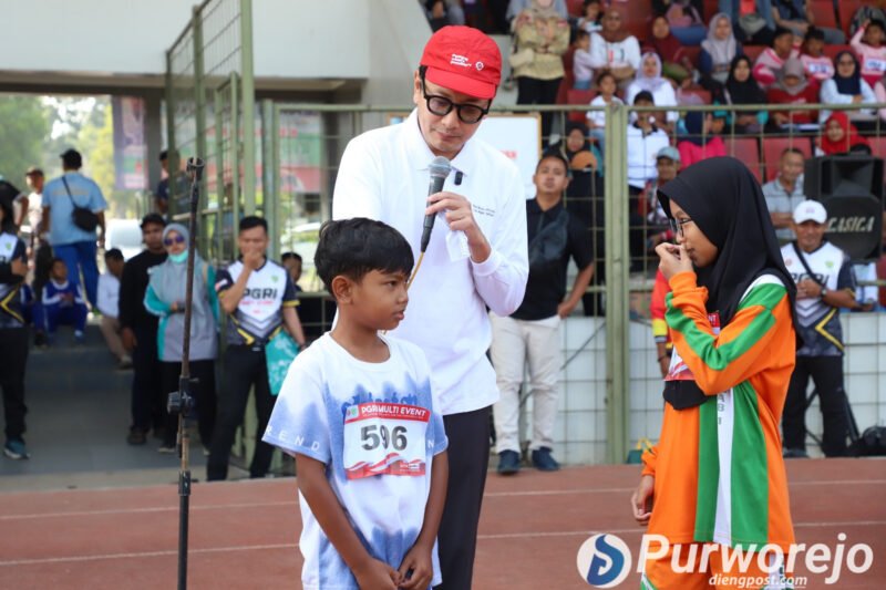 Wakil Bupati Purworejo Dion Agasi Setiabudi resmi membuka kejuaraan Kids athletics. 