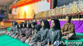 Penampilan Karawitan SDN 2 Tlogorejoguwo sukses memukau warga dalam acara Merti Dusun Gogoluas.