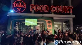 Deklaz Foodcourt Kutoarjo menggelar pertunjukan musik meriah pada Sabtu, 15 Agustus 2026.