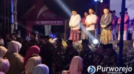 Karang Taruna Krida Muda Jogowono gelar sholawat kemerdekaan di Desa Donorejo, Kaligesing, Purworejo. 