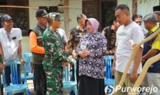 Bupati Yuli Hastuti Serahkan Bantuan Korban Kebakaran Rumah di Jatiwangsan